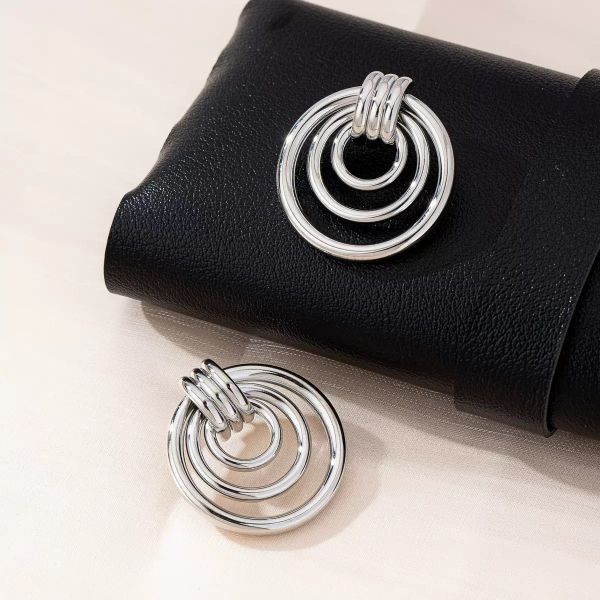 Premium sense earrings female gold circle geometric twisted multi-layer earrings fashion versatile earrings