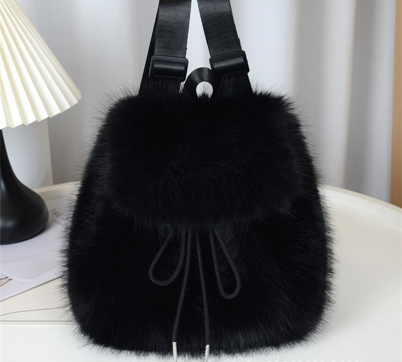 hot free shipping Backpack Style 2025 new fashionable luxury bag crossbody bag Autumn Winter Imitation fur plush bag for womens black pink