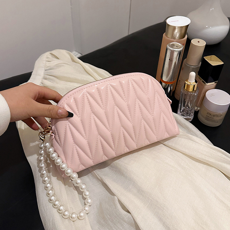 Trendy New Pearl Chain Embroidery Thread Large Capacity Makeup Handheld Versatile Travel Waterproof PU Toilet Storage Bag