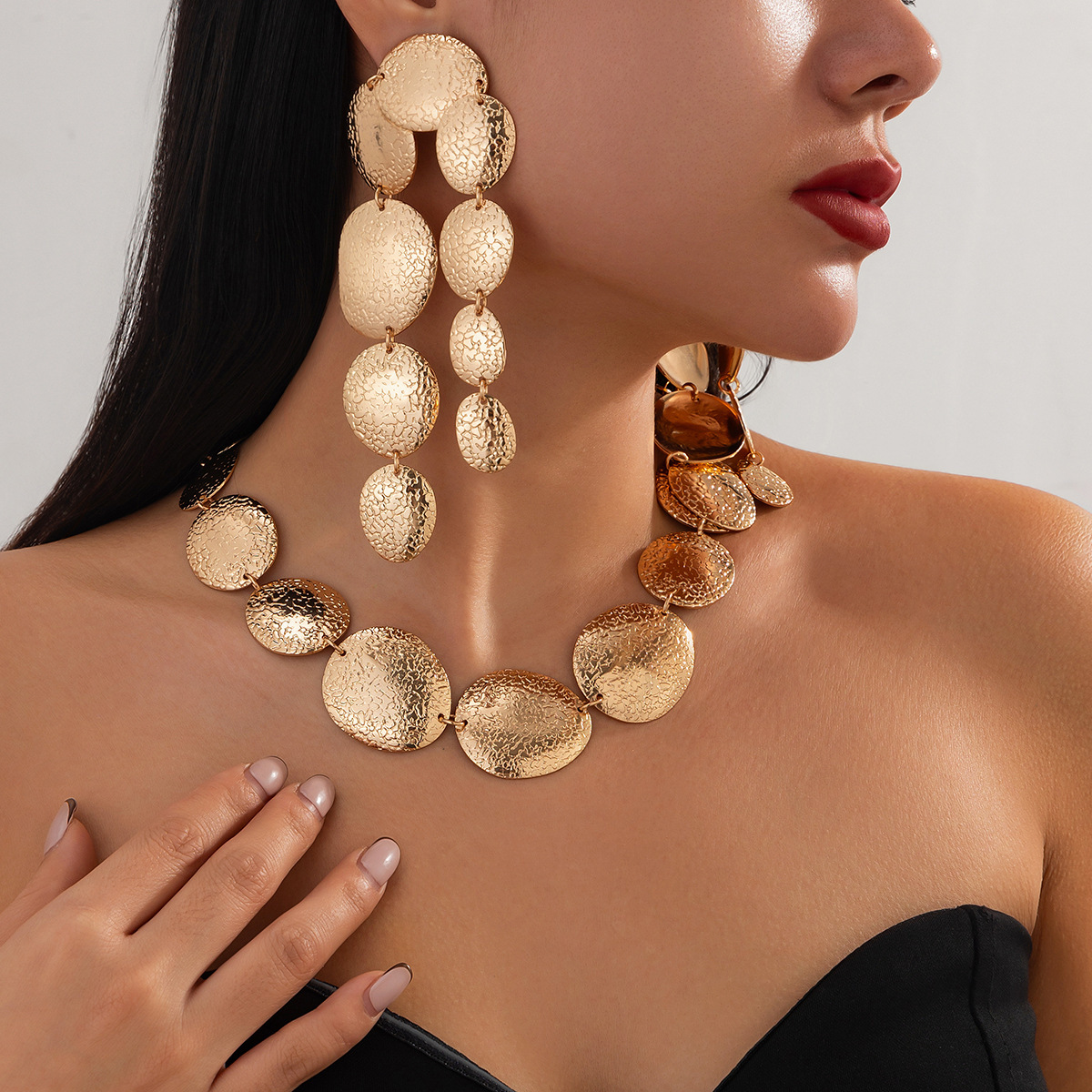 Statement Jewelry Exaggerated Personality Long Tassel Pendant for Women Niche Metal Hammered Textured Necklace