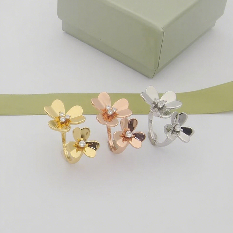 Brand Luxury Clover Ring Classic Vintage Double Flower Adjustable Ring For Women Fashion Crystal Wedding Ring Designer Jewelry