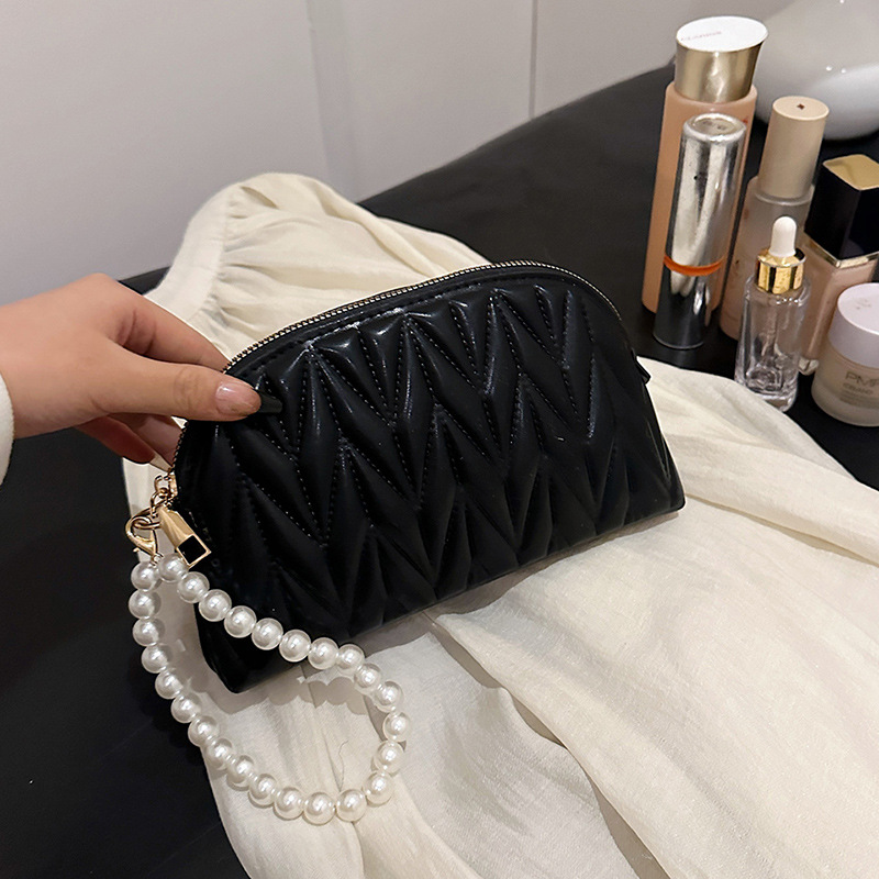 Trendy New Pearl Chain Embroidery Thread Large Capacity Makeup Handheld Versatile Travel Waterproof PU Toilet Storage Bag