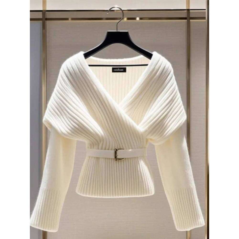 Xiaoxiangfeng V-Neck Knitted For Women 2024 Winter New Style, High End Design, Slimming Soft Sticky White Sweater