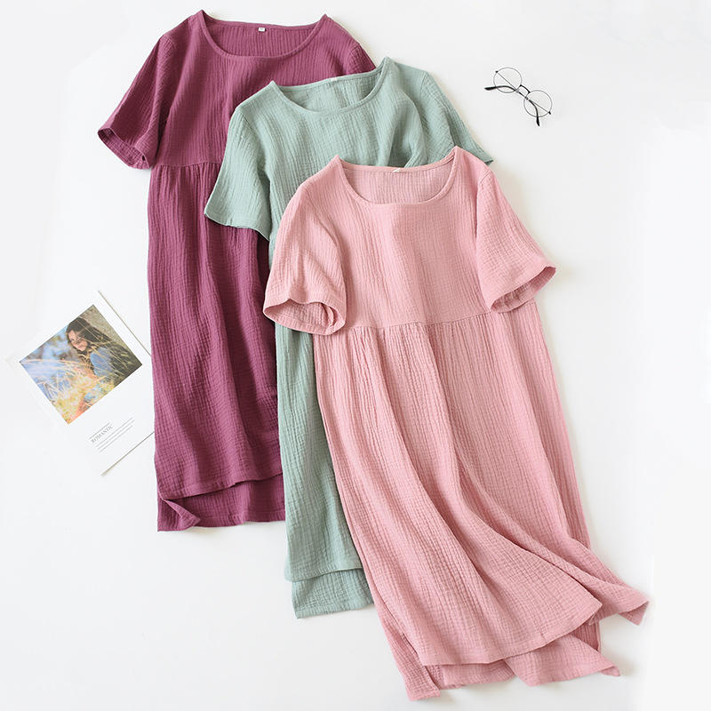 Women's pleated short sleeved nightgown with side slits, breathable double-layer gauze, loose mid length skirt, casual and lazy style, suitable f