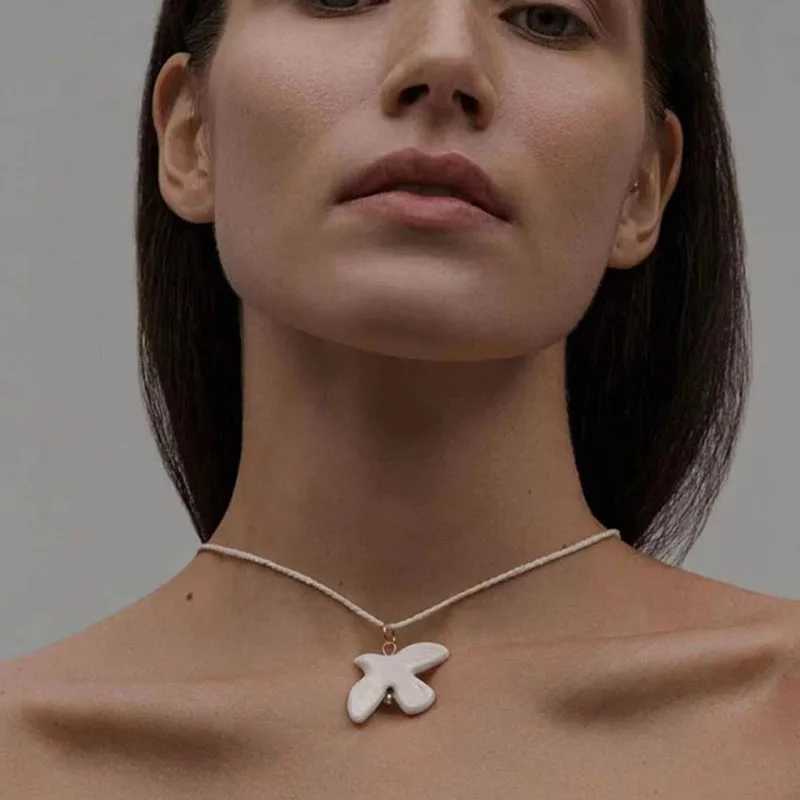 New Fashion White Peace Dove Pendant Necklace for Women Vintage Metal Geometric Round Ear Hoop Jewelry Girls Gift M250624