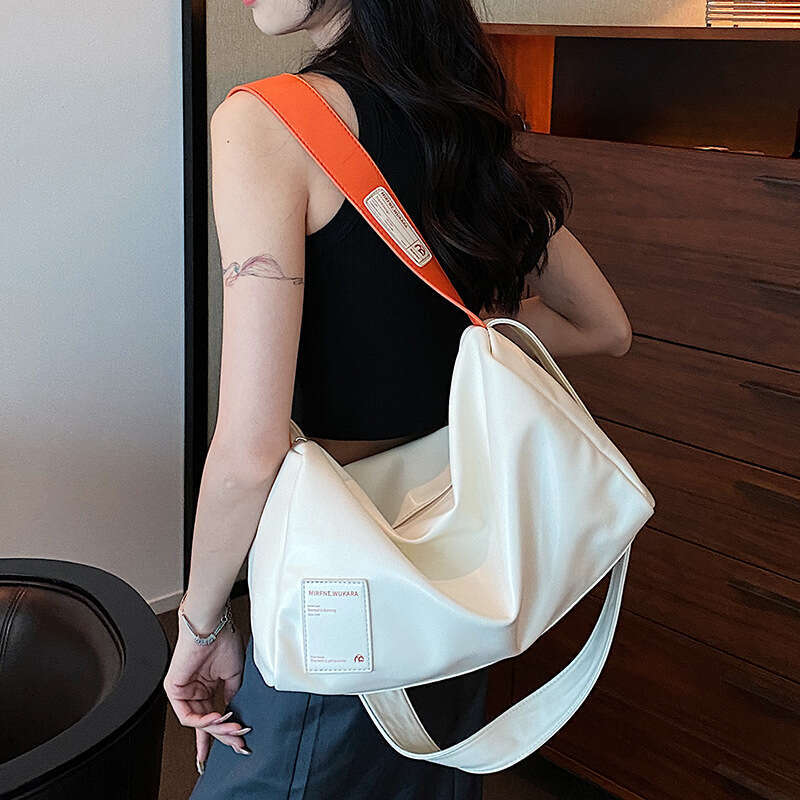 Large Capacity for Women 2023 New Summer Simple Versatile Shoulder Crossbody Trendy Pillow Bag This Year
