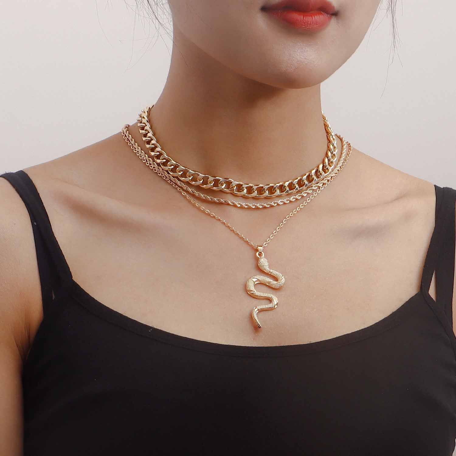 Trendy Snake-Shaped Element for Women, Niche Design Sense, Ancient Snake Pendant Choker Necklace Jewelry for Women