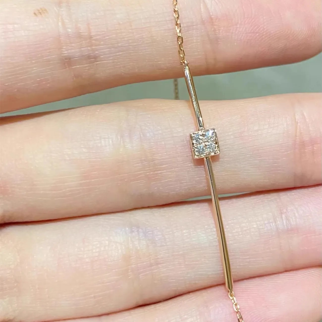 Elegant Women's 925 Sterling Silver Minimalist Cubic Zirconia Bracelet with Solitaire Stone