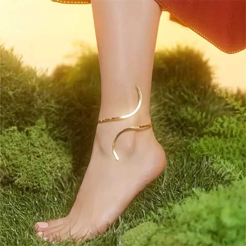 New European and American Retro Linear Geometric Curved Anklets and Foot Accessories Fashionable Summer Beach Matching U250624