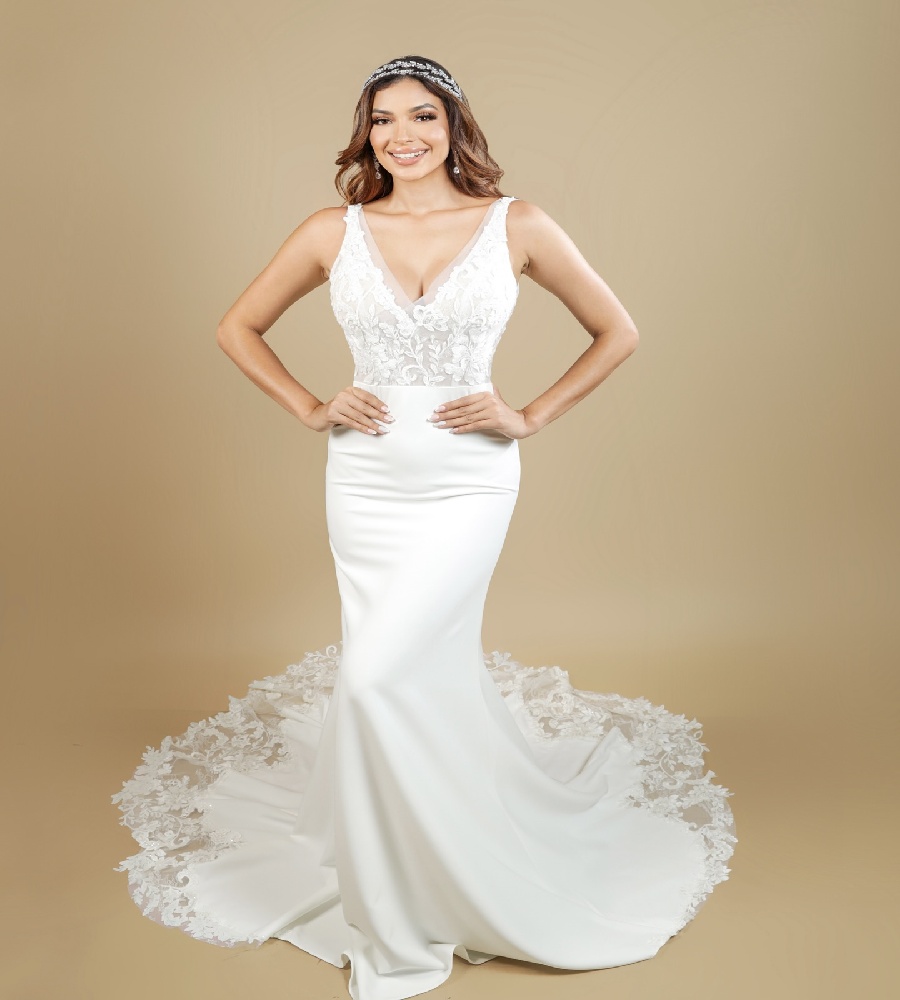 Beachy Gypsy Wedding Dress 2025 Destination Sexy V Neck Lace Boho Bride Dress Elegant Backless Satin Country Bridal Dress Sweep Train Bohemian Robe De