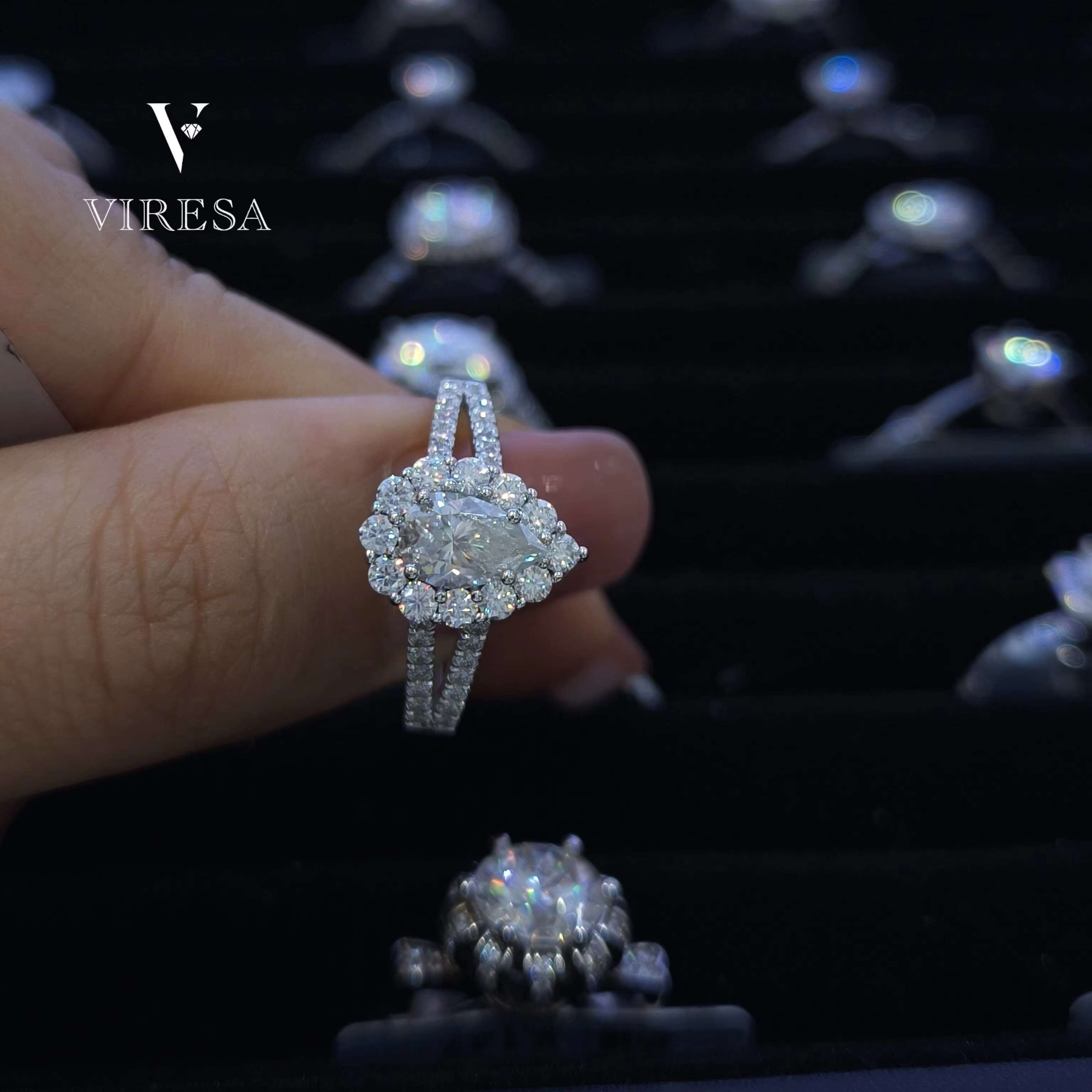 Hot Sale Stylish Moissanite Ring for Women Pear Cut Wedding Engagement Ring