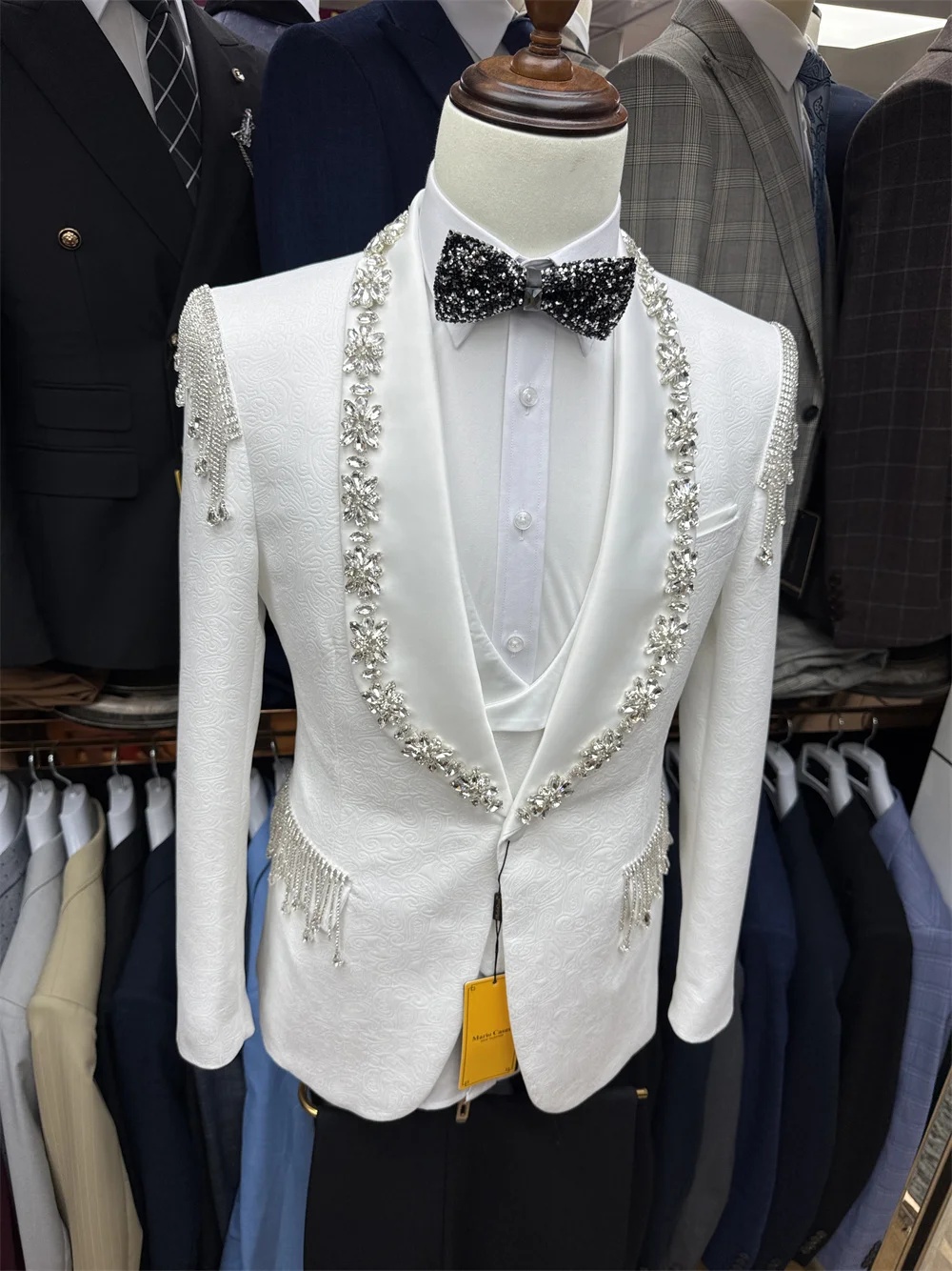Luxury Crystal Men Suits Tailor-Made 2 Pieces Set Shawl Lapel Jacquard Jacket Rhinestone Tassel Blazer One-Button Customized Coat Pants Plus Size