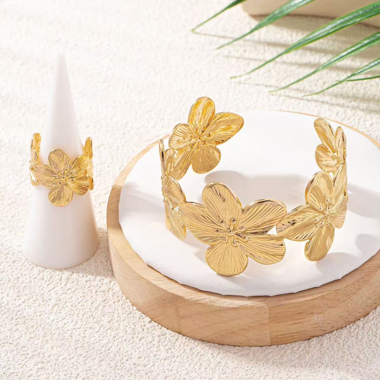 Premium Women's Petal Jewellery Set Metal Flower Bracelet