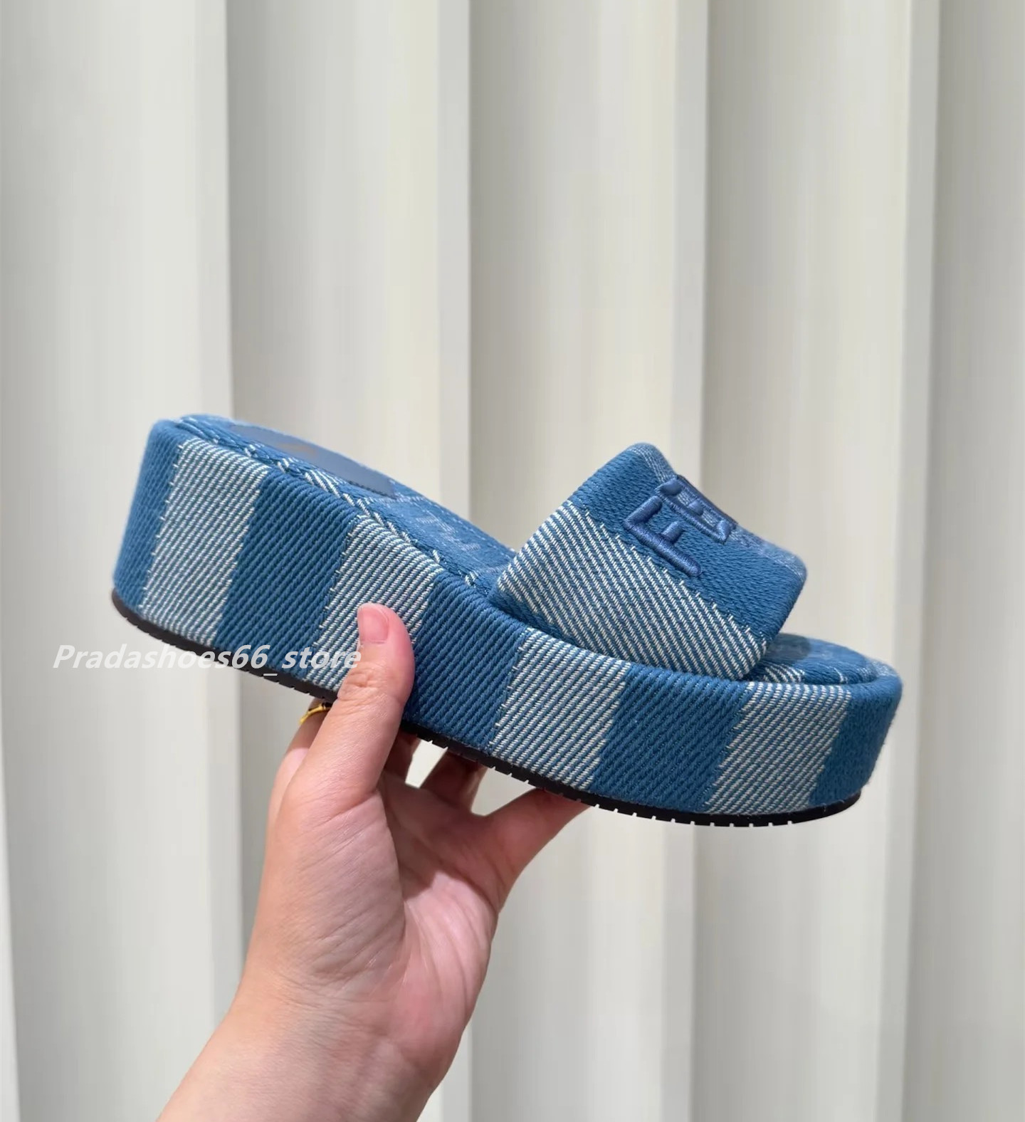 Roma Summer New 2025 Luxury Designer Slippers Ladies Chunky Heels quilted Slippers Platform Casual Low Heel Sandals Fashion Beach Shoes Woman Slide ff