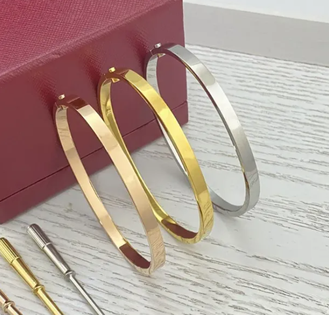 Luxury Bracelet Designer Jewelry Fashion Bangle 18K Gold Plated Titanium Steel Diamond for Women Men Bracelets Silver Classic Jewelrys Designers Accessories