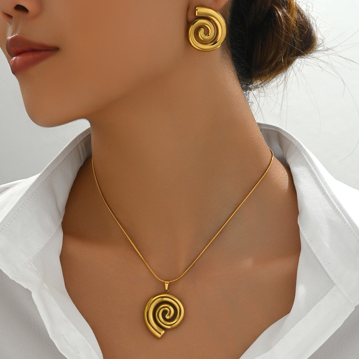 Wind Women S Necklace And Earring Personality Rotating Spiral Design Clavicle Chain Set