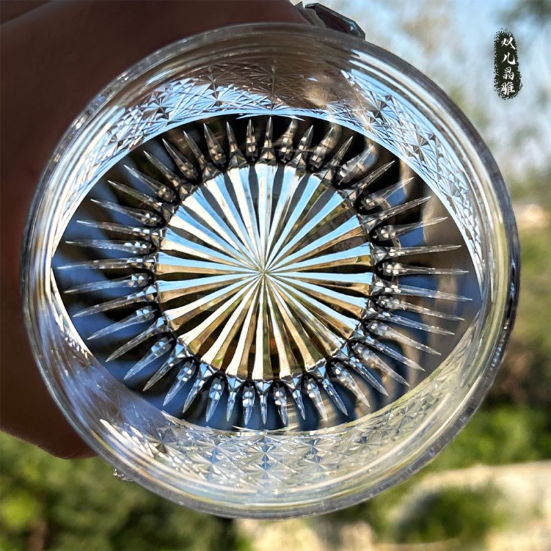 Crystal glass cups with high aesthetic value, high-end water glasses, whiskey glasses, and fashionable foreign wine glasses