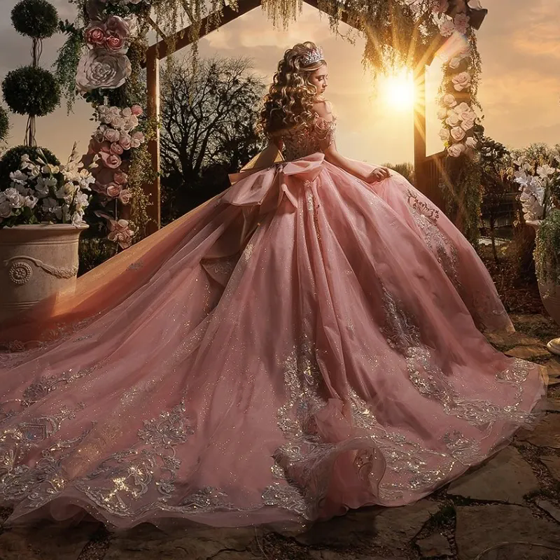 Pink Glitter Quinceanera Dresses Ball Gown Off Shoulder Appliques Lace Bow Beading Crystal Tull Corset Sweet 16 Dress Shiny Vestidos 15 de anos