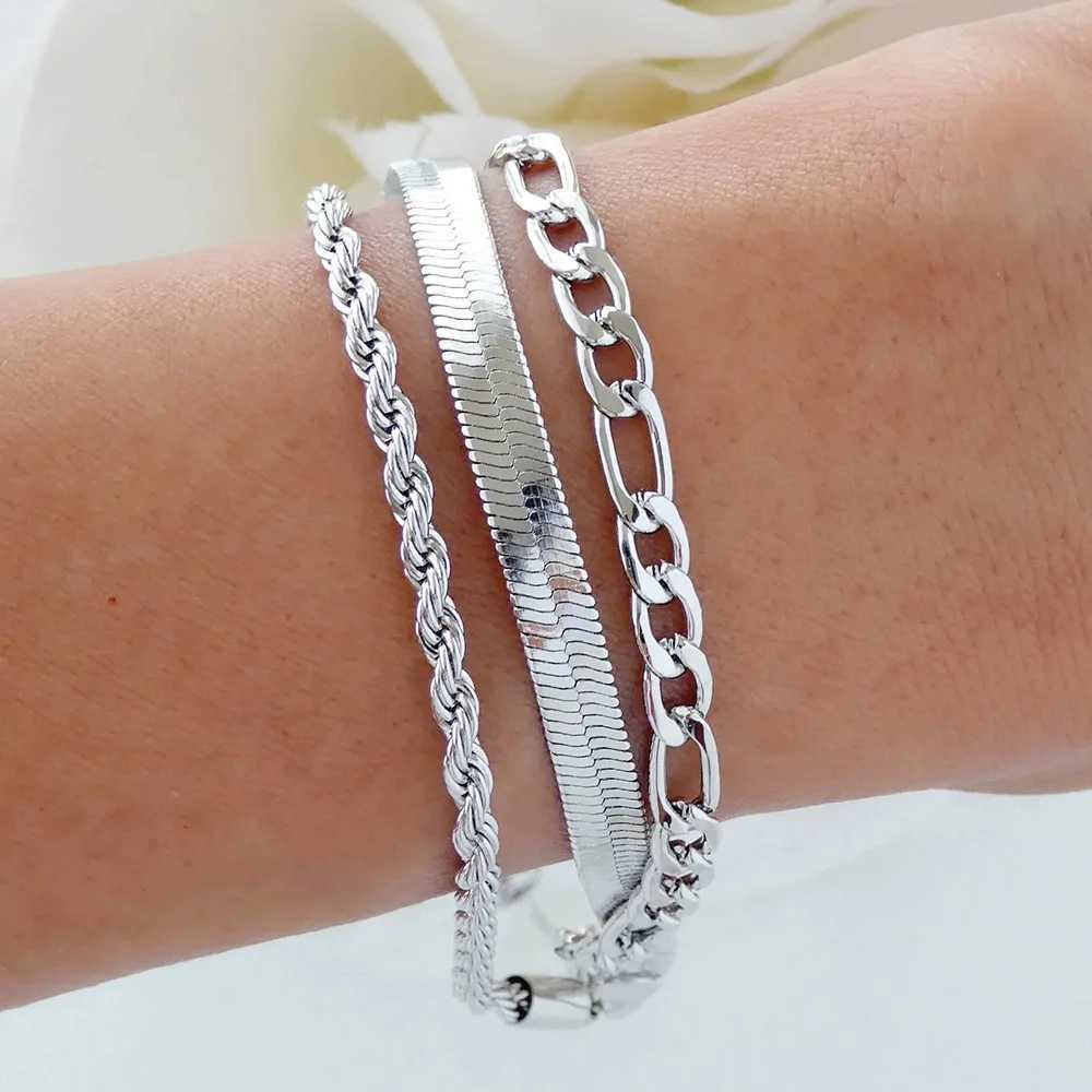 Vintage Irregular Imitation Pearl Bracelet For Women Fashion Golden Pendant Bracelet Fashion Girls Sweet Jewelry X250625