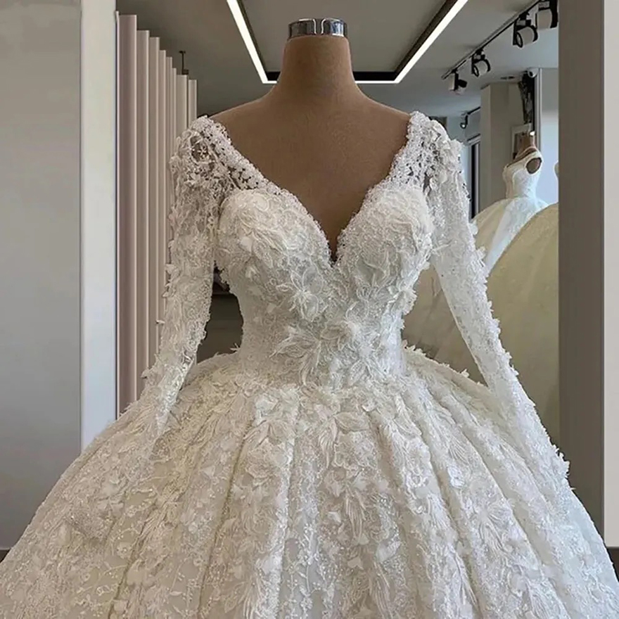 A-Line Wedding Dresses Ivory Bridal Gowns Formal White New Custom Plus Size Lace Up Applique Zipper Long Sleeve Lace V-Neck Hand Made Flowers