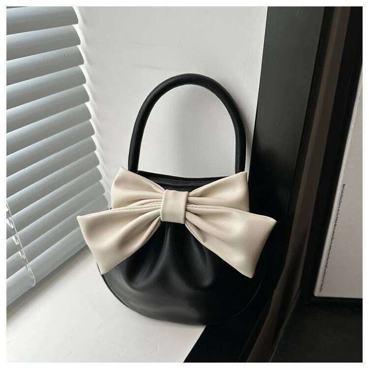 New Round Handbag for Girls in Autumn The Bow Crossbody Is Fashionable and Versatile Pleated Women's Bag Trend