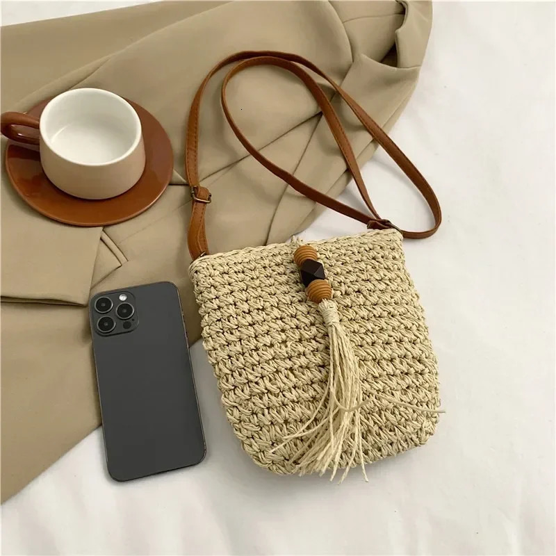 Women Handmade Straw Woven Small Bucket Bag Fashion Crossbody Shoulder Ladies Simple n Handbag Summer Travel Beach Bag 250624