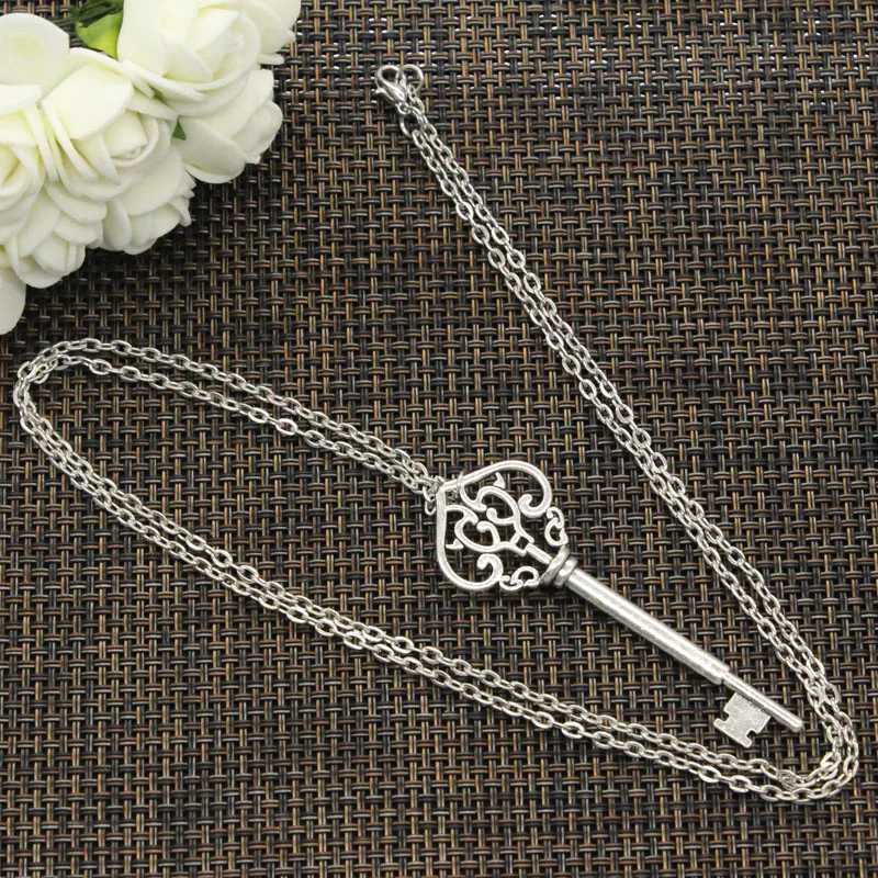 New Fashion Necklace Vintage Skeleton Key 69mm Silver Color Pendants Short Long Women Men Colar Gift Jewelry Choker V250625