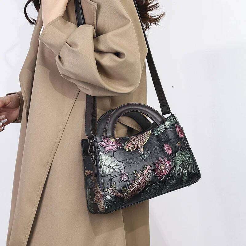 Designer Women One Shoulder Retro Goldfish Diagonal Cross Bag High-Quality Office Handbag New Crossbody Purse