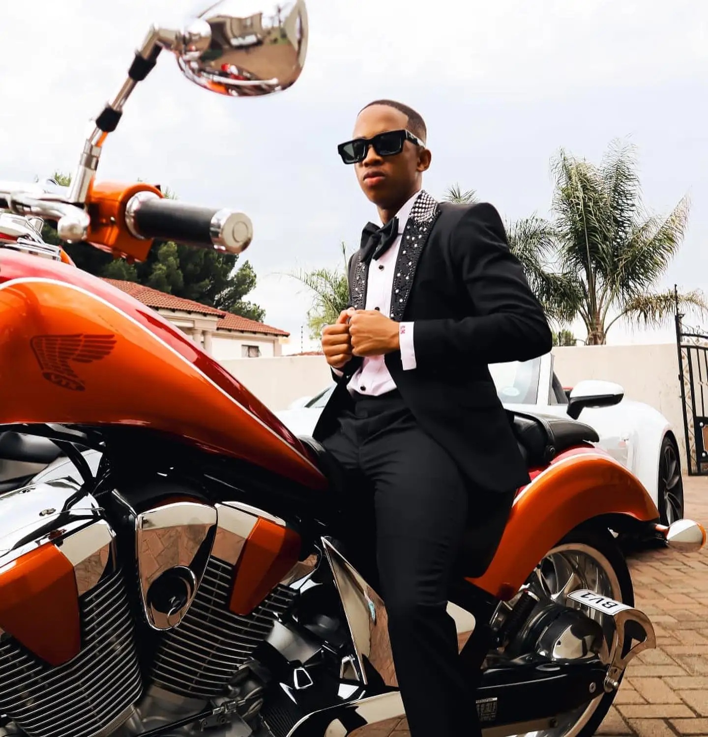 Fashion Men Suits Tailor-Made 2 Pieces Set Beaded Shawl Lapel Jacket Evening Party Rhinestone Blazer One-Button Groom Customized Coat Pants Plus Size