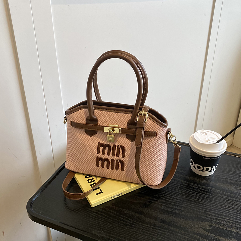 2025 Designer Bags Genuine Leather Crossbody Shoulder Bag Adjustable Strap Spacious Purse Fashion Accessories