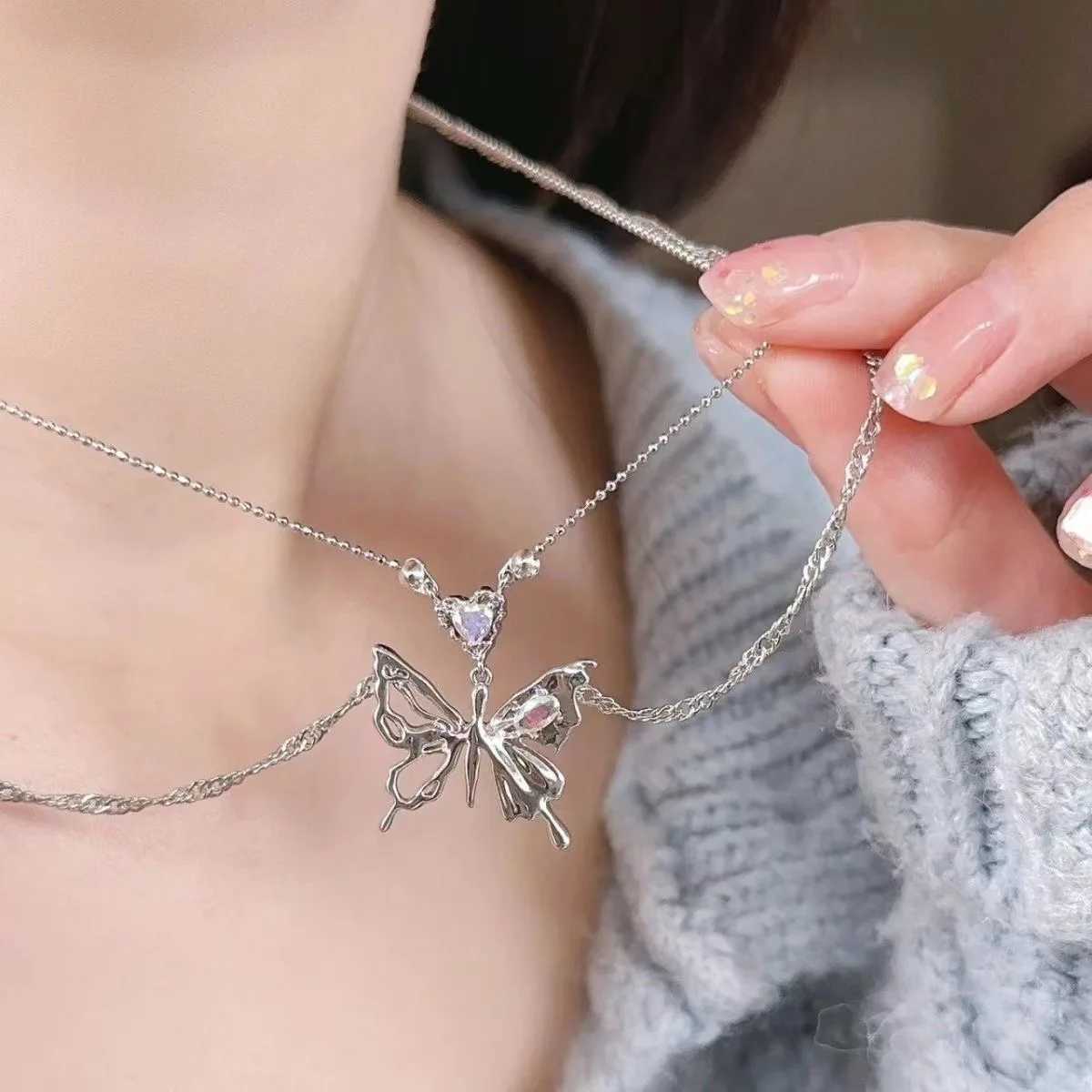 Punk Butterfly Pendant Necklace Women Y2K Crystal Light Luxury Egirl Heart Grunge Clavicle Chain Fashion Jewelry Party Gift V250625