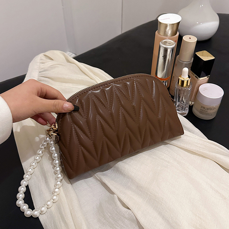 Trendy New Pearl Chain Embroidery Thread Large Capacity Makeup Handheld Versatile Travel Waterproof PU Toilet Storage Bag