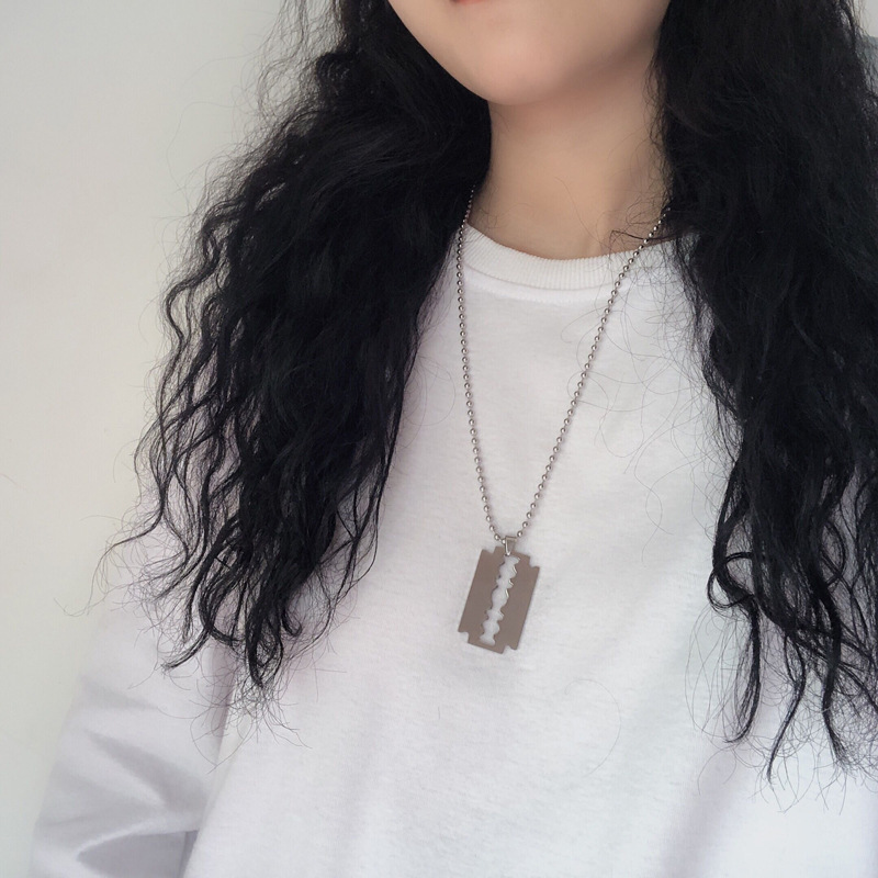 Blade men's and women's necklaces, bold and trendy, simple long sweater chain, men's pendant, personalized pendant