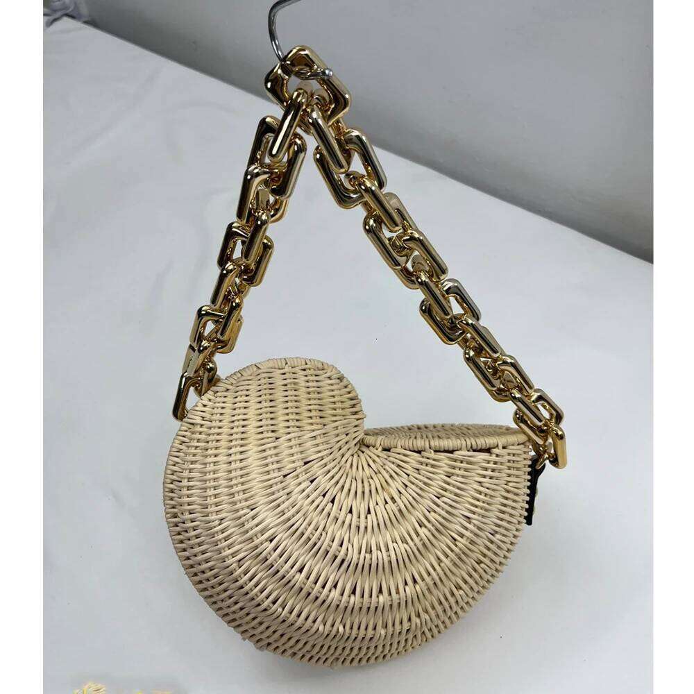 Luxury Bag Conch Rattan Handbags Bohemian Shell Straw Bags For Women Thick Chains Shoulder Wicker Woven Beach Designer Bag Tote Designer