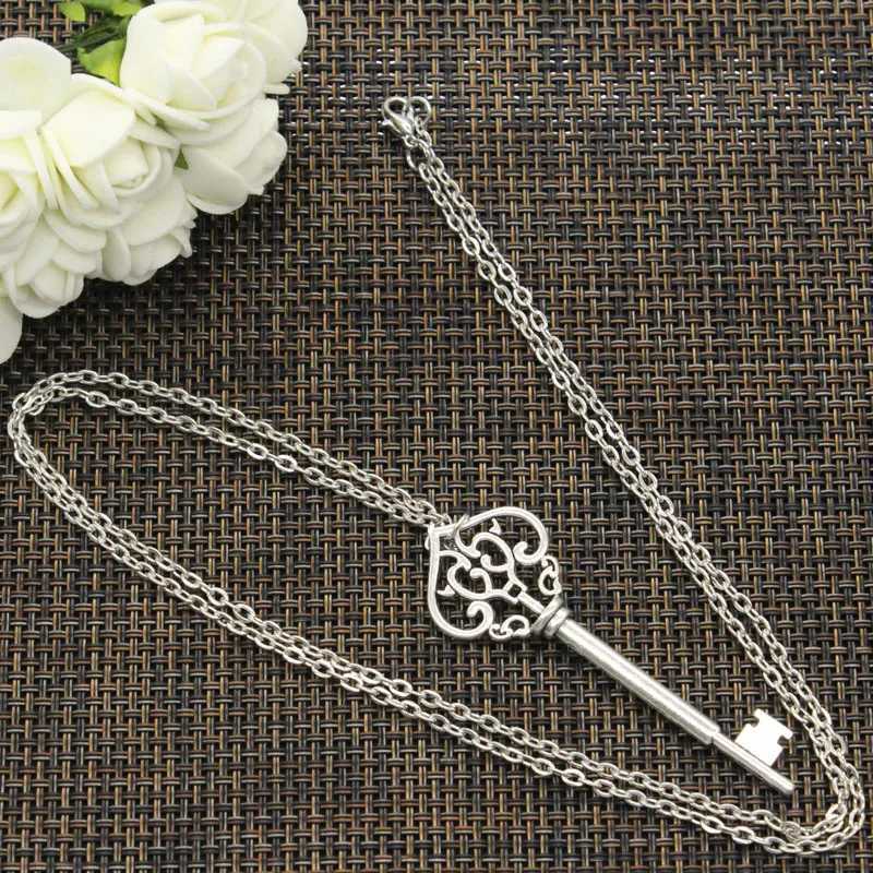 New Fashion Necklace Vintage Skeleton Key 69mm Silver Color Pendants Short Long Women Men Colar Gift Jewelry Choker V250625