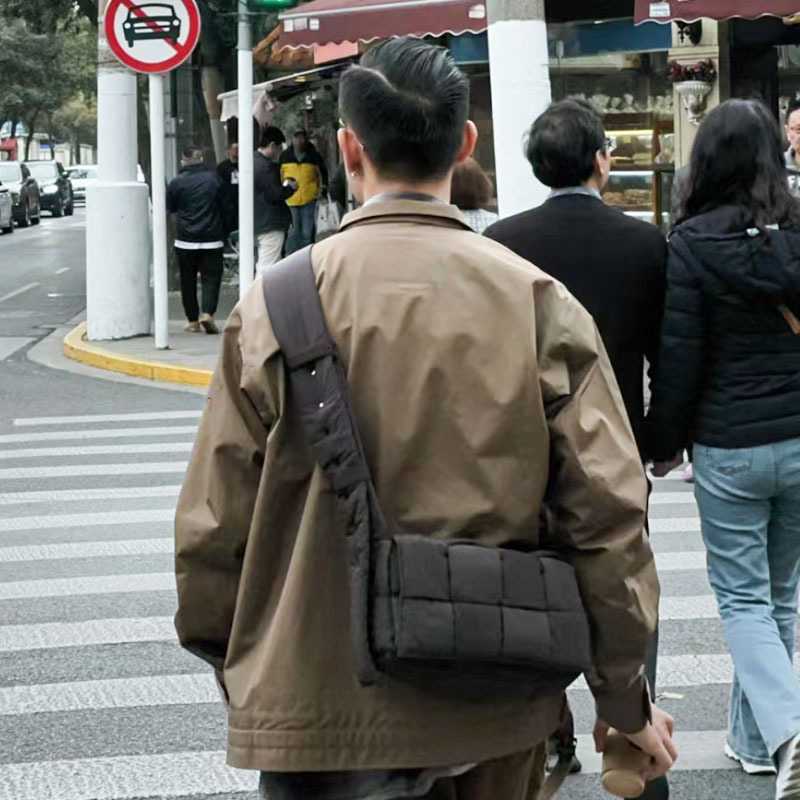 Free Shipping 2025 New Designer Bag Sponge Down Woven Pillow Bag Niche High-end Single Shoulder Crossbody Bag Tofu Small Square Bag