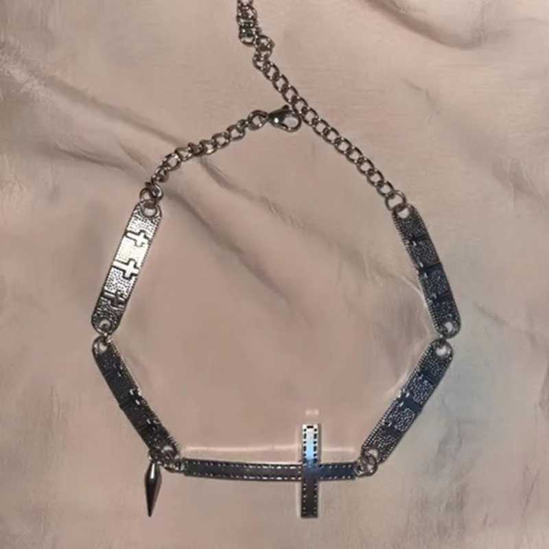 Punk Jewelry Spliced Cross Rivet Necklace Grunge Rock Cool Accessories Cool Necklace Women Goth Korean Fashion Choker V250625