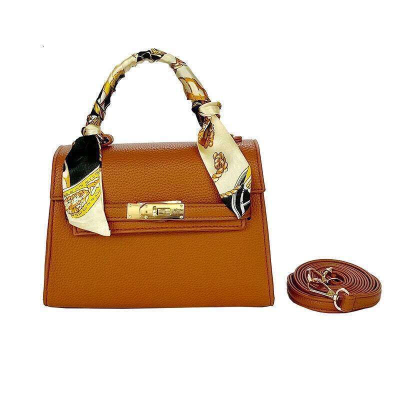 Vintage Inspired Leather Handbag For Women Bohemian Crossbody Shoulder Bag With Fringe Details Ladies Casual Fashion Purse