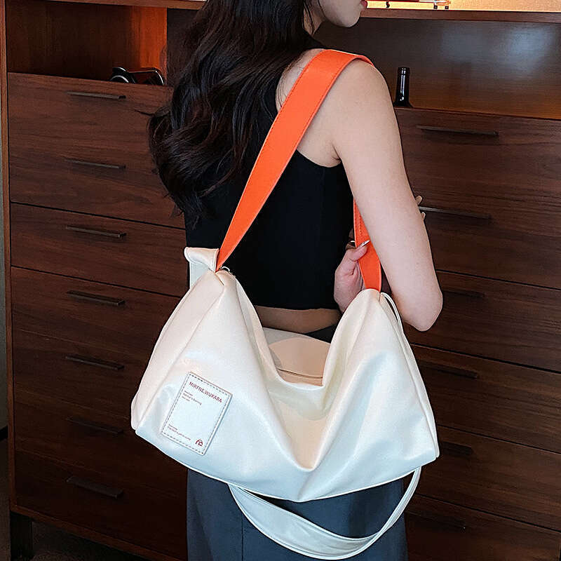 Large Capacity for Women 2023 New Summer Simple Versatile Shoulder Crossbody Trendy Pillow Bag This Year