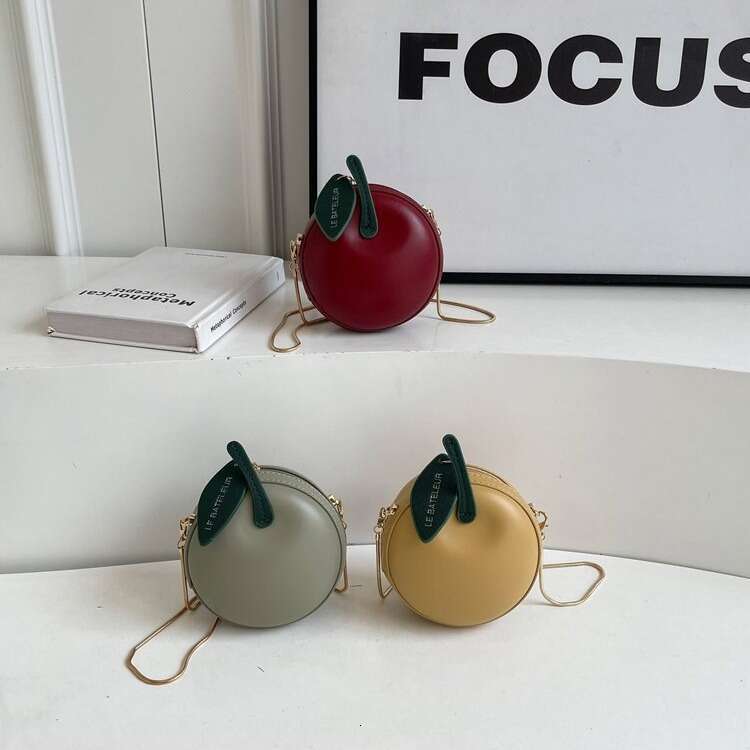 Summer Fresh Cute Women's Small Round 2024 New Niche Chain Mini Solid Color Crossbody Bag Trend