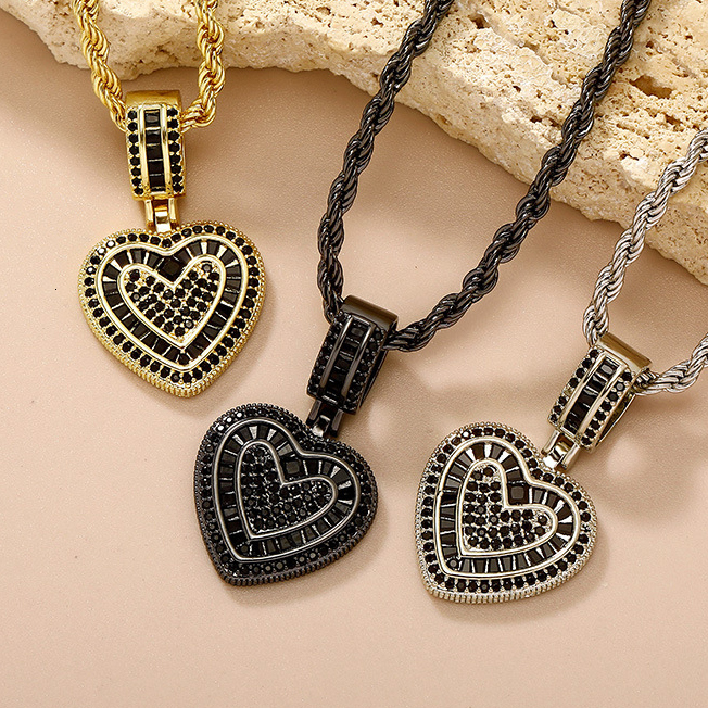 New In 14k Gold Plated Heart-shaped Pendant Necklace For Women Cubic Zirconia Collarbone Chain Metal Hip Hop Accessories Sweater Chain Womens Accessor