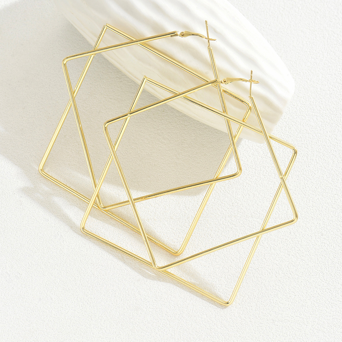 Small Fragrance Style Women S Personality Exaggerated High End Sense Design Drop Earrings Electroplated Alloy Studs