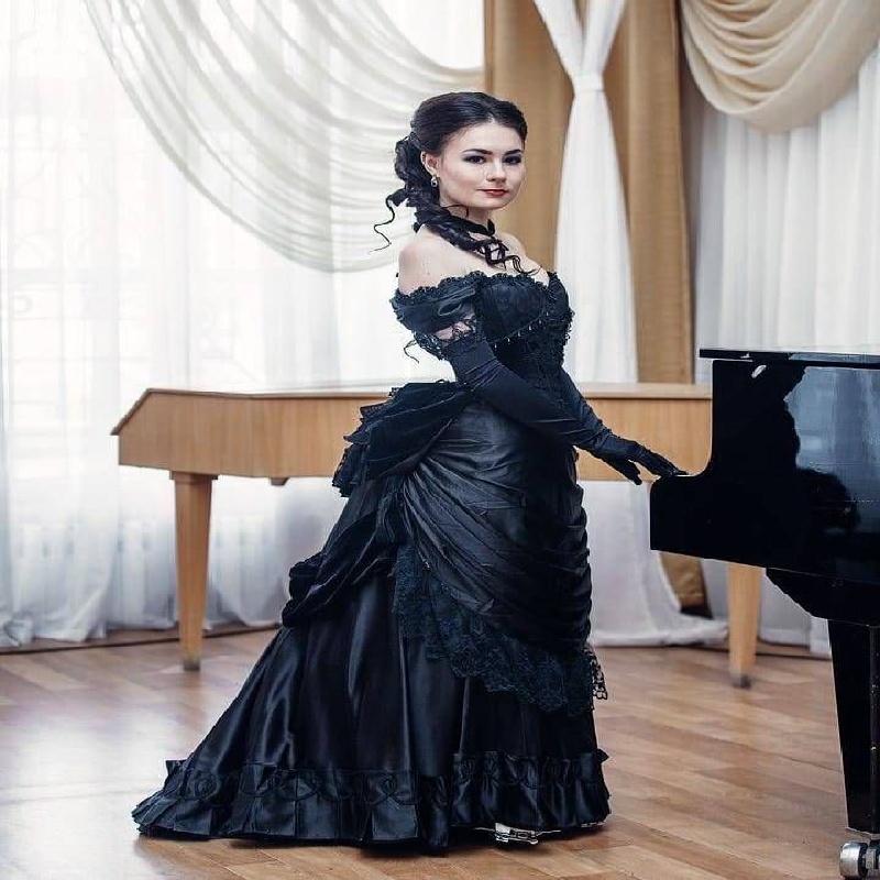 1880s Bustle Black Prom Dress Renaissance Costume Aesthetic Evening Dress Cosplay Duchess Masquerade Historical Reenactment Historial Formal Occasion 