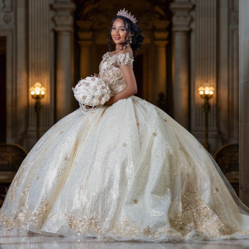 Ivory Shiny Quinceanera Dresses Ball Gown Off The Shoulder Applique Lace Beading Crystal Tull Corset Sweet 16 Dress Vestidos 15 Anos