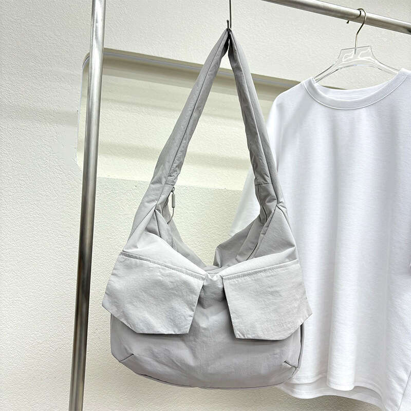 Korean Fashion INS Lightweight Tote for Women Large Capacity Simple Shoulder Relaxed Lazy Style Trendy Crossbody Bag