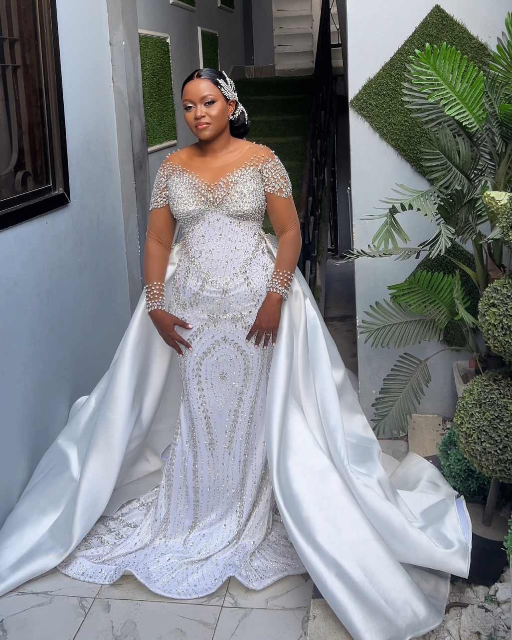 Luxurious Crystal Mermaid Wedding Dress O Neck Sequins Long Sleeve Bride Gowns Detachable Sweep Train Bridal Dresses Customized