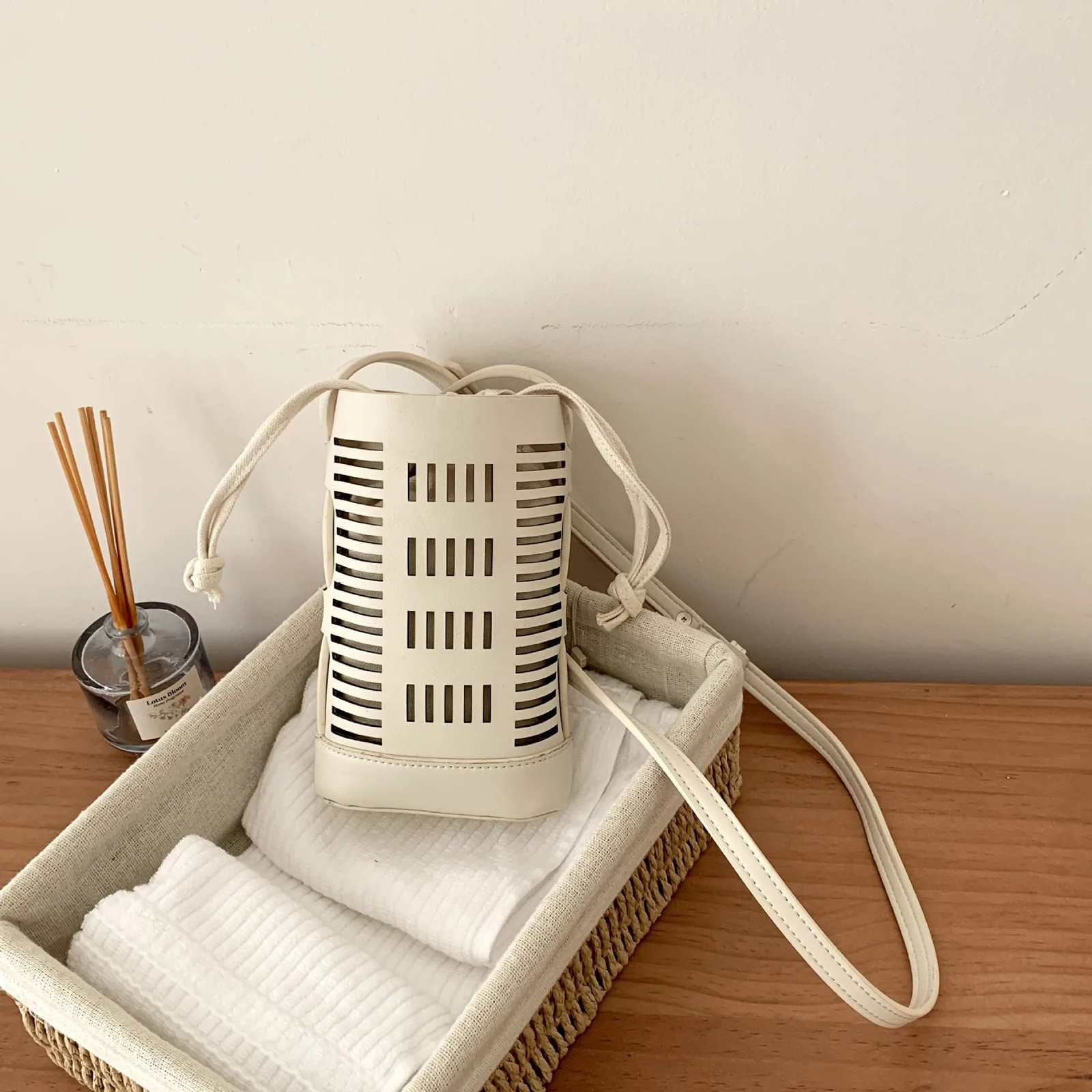 Vintage Hollow Women Shoulder Bag Handbags PU Leather Summer Solid Color lady Crossbody Bag small phone wallet 250623