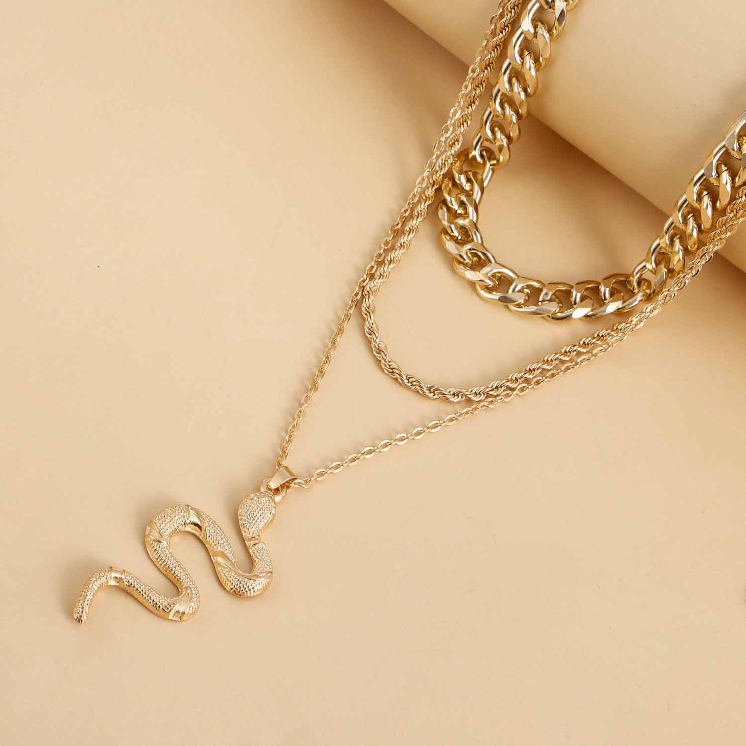 Trendy Snake-Shaped Element for Women, Niche Design Sense, Ancient Snake Pendant Choker Necklace Jewelry for Women