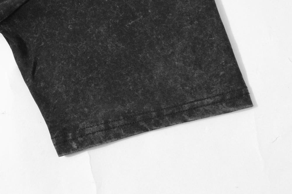 Chic Men's Cotton T-Shirt Featuring a Distinctive Bronzed Pig Design - Contemporary Style Casual Apparel