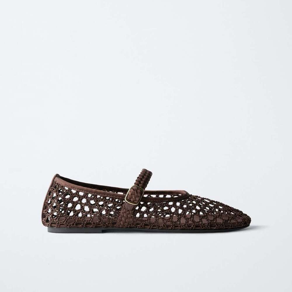 Elegant Fishnet Flat Shoes Summer New Woven Single Strap Metal Buckle Fashion Round Toe Sandals